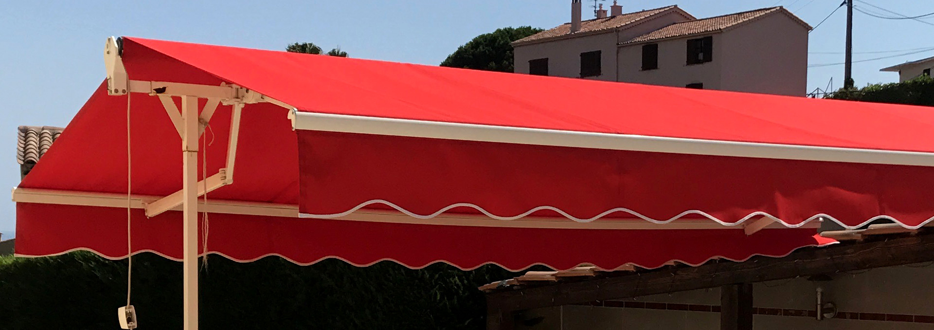 Store-store-de-jardin-Monaco-exemple Pose de store de jardin double pente Monaco